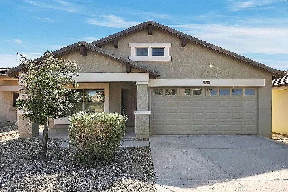 3 bed, 2.0 bath, 1759 sqft, $2,125 — Photo 1
