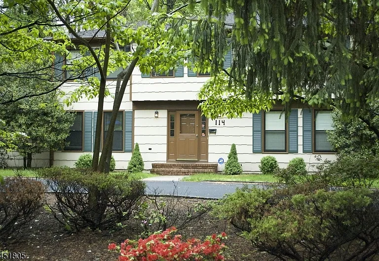 114 Mountain Ave — Photo 2