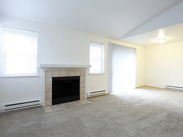 North Creek Heights Apartments — Photo 6