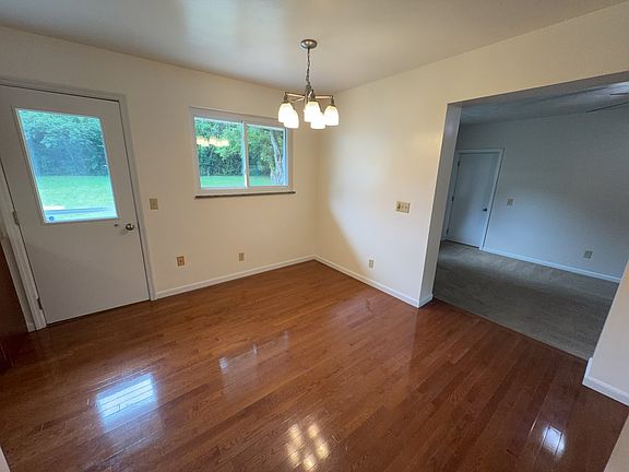 3rd image of 8221 Sunburst Dr