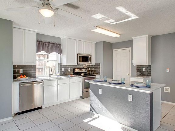 4th image of 3508 Cattlebaron Dr