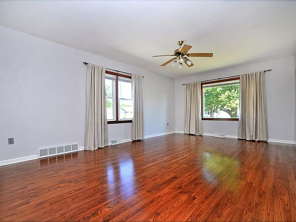 4th image of 1501 W Jefferson St