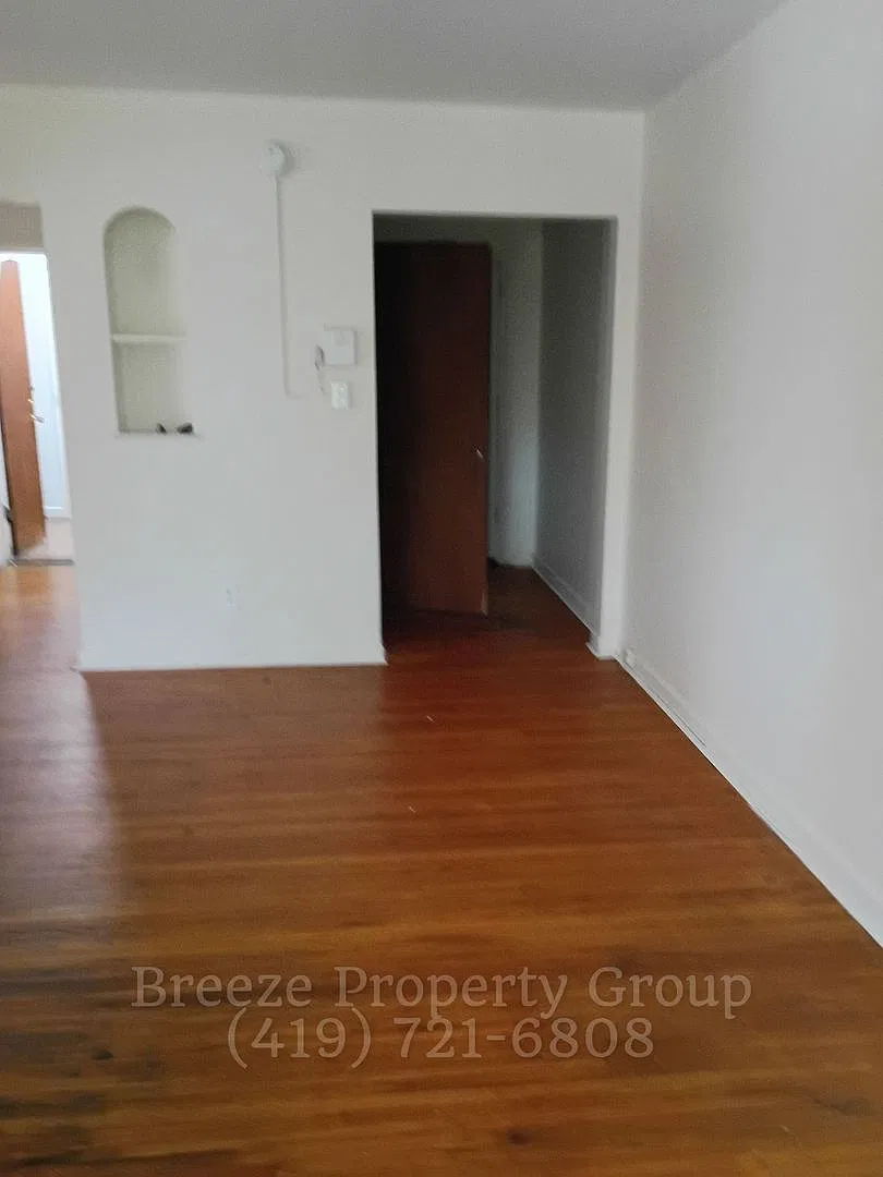 Perth Place Apts (2435) — Photo 2