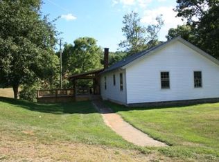 225 Hillcrest Ln, Galax, VA 24333