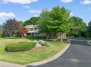 8 Lochside Dr, Hamilton, ON L8E 5T6