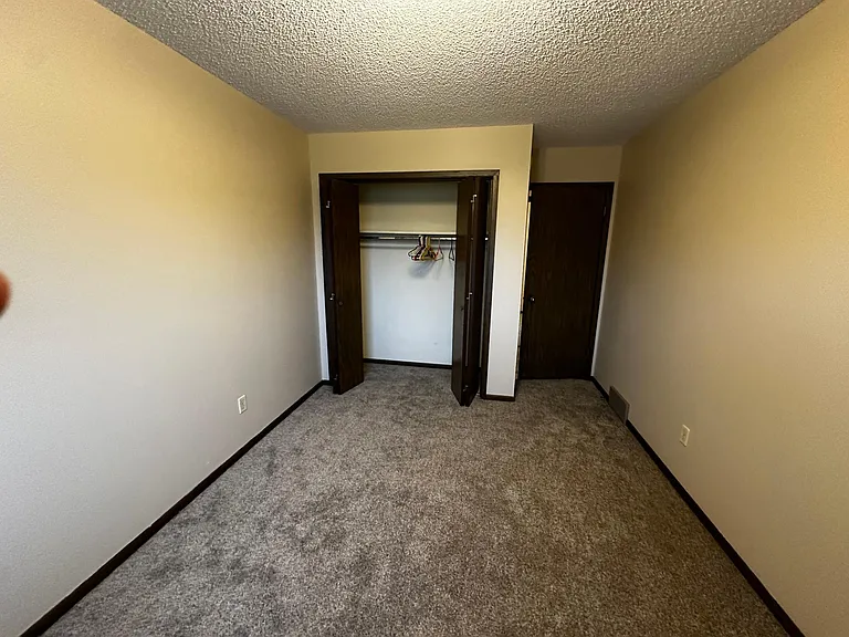 1105 E Pl #B — Photo 10