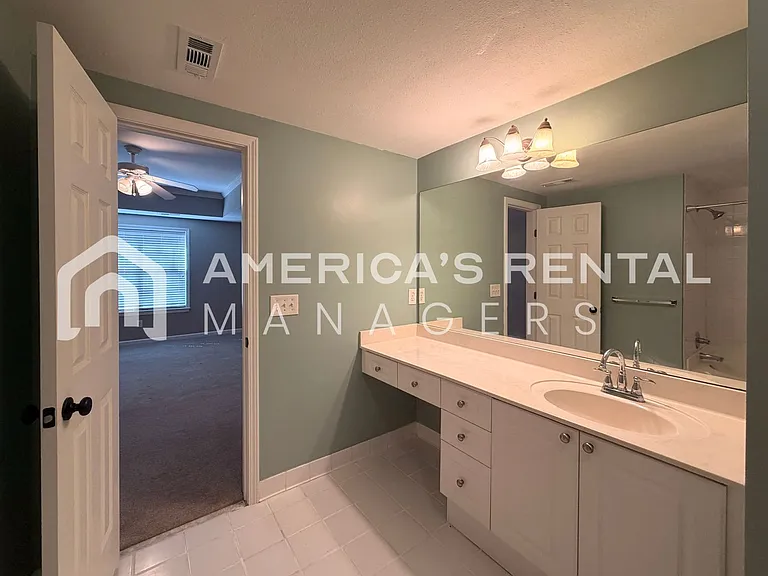 3505 Savannah Park Ln — Photo 33