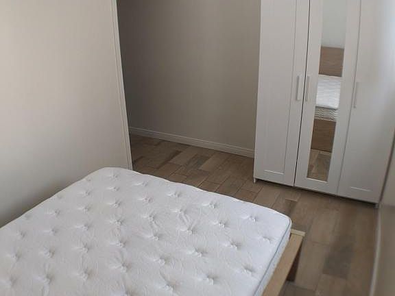 3rd image of 5229 Harmony Ave #4