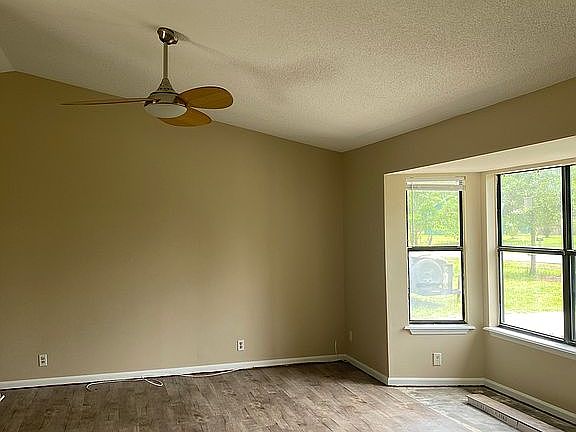 2nd image of 606 Greenfield Ln