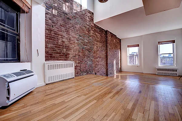 Rented by Urbane Brokerage | media 4