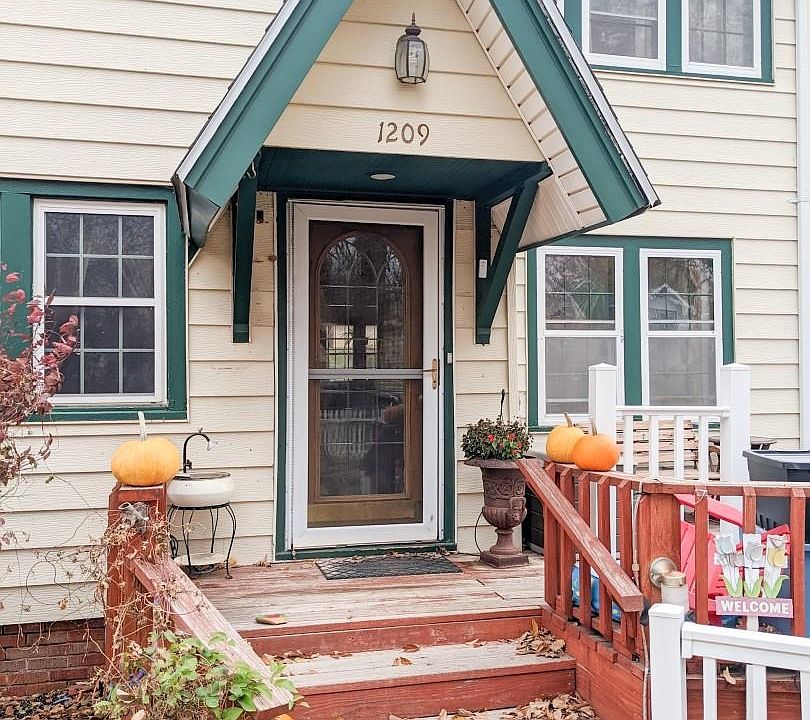 1209 W 3rd St, McCook, NE 69001 MLS 31874 Zillow