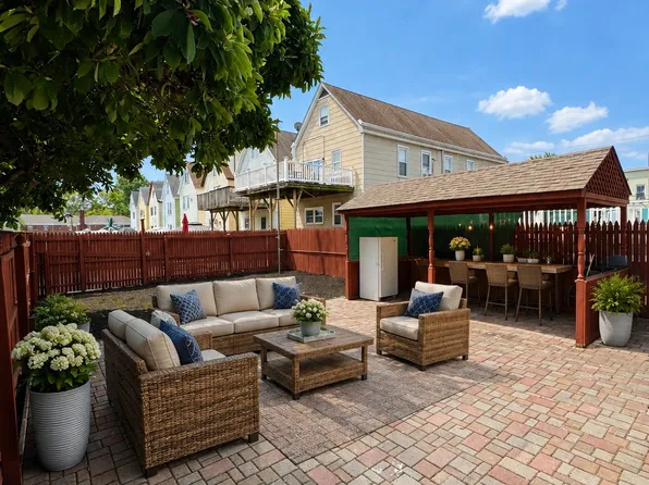 90 W 3rd St #1, Bayonne, NJ 07002