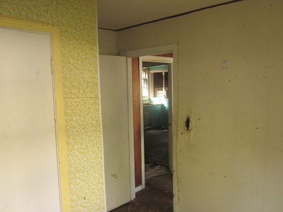 4th image of 546 Hearon St