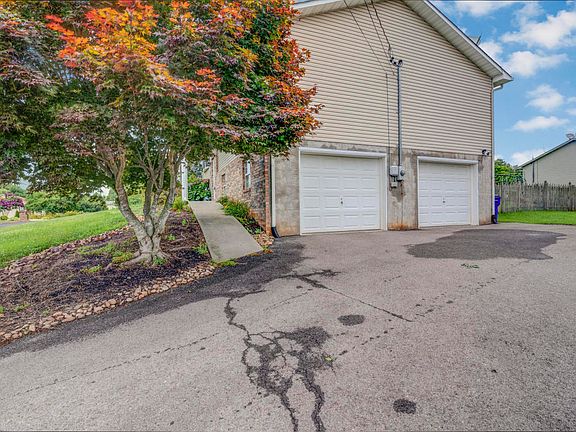 4th image of 4543 Clifton Ln