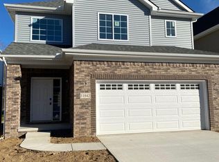 11842 Hines Place Dr, Livonia, MI 48150