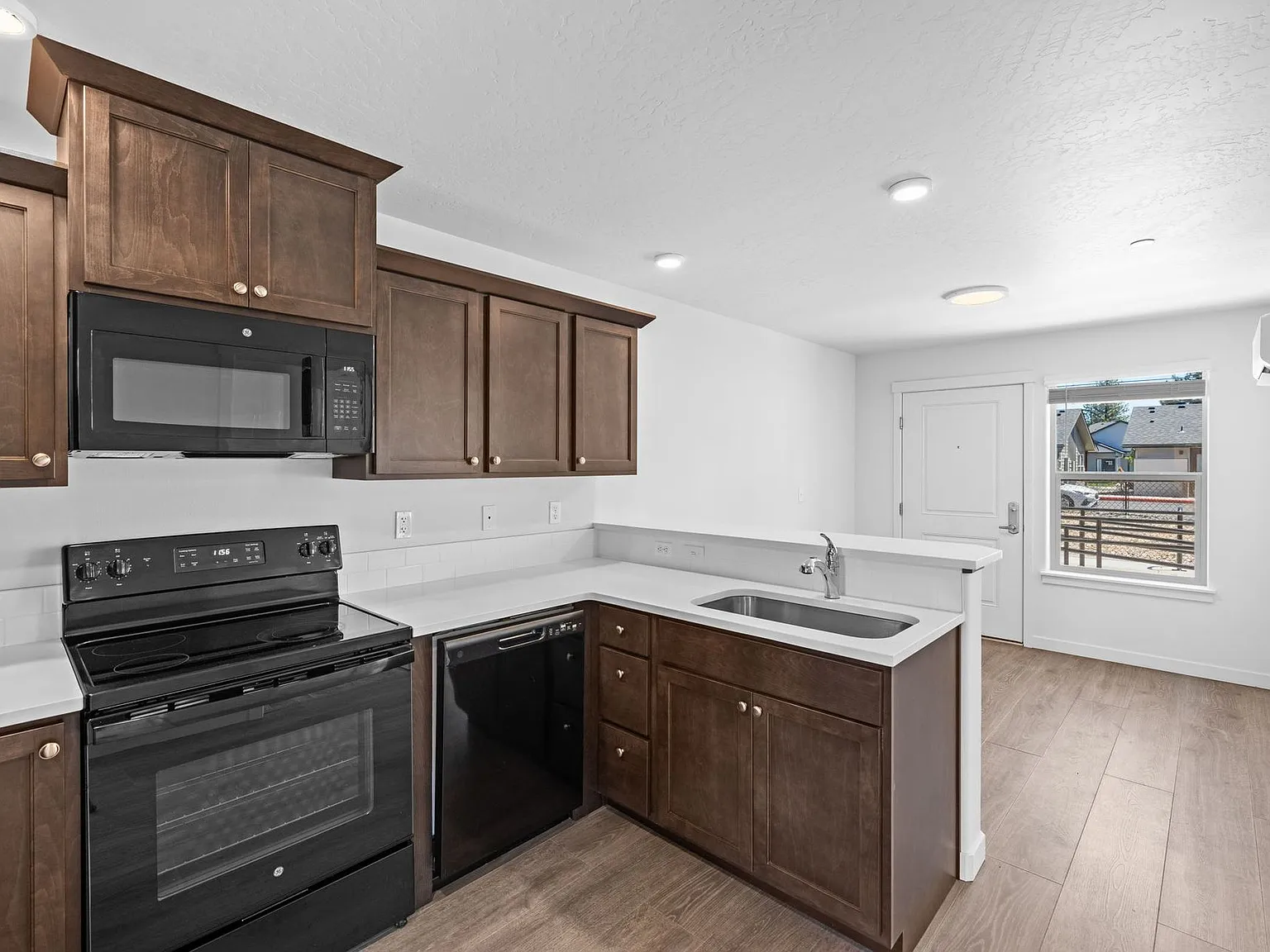 Cascade View Apartments - Arriving Early Fall 2026! — Photo 2