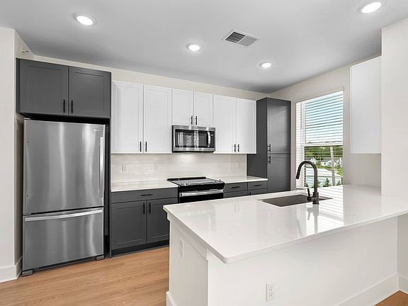 2nd image of 108 S Line St #3101