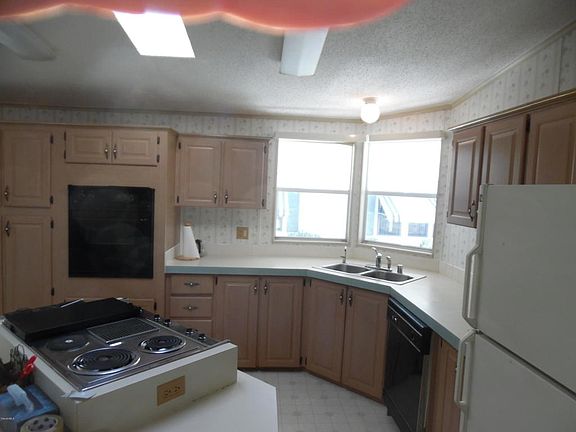 5th image of 926 Dogwood Dr