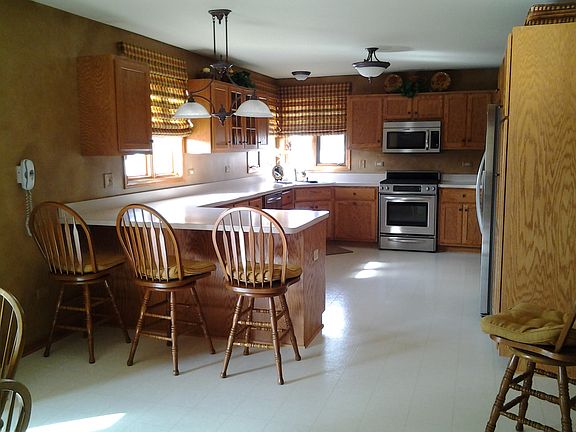 5th image of 18112 Bettenhausen Dr