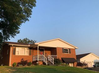 997 Highland Dr, Huntington, WV 25705