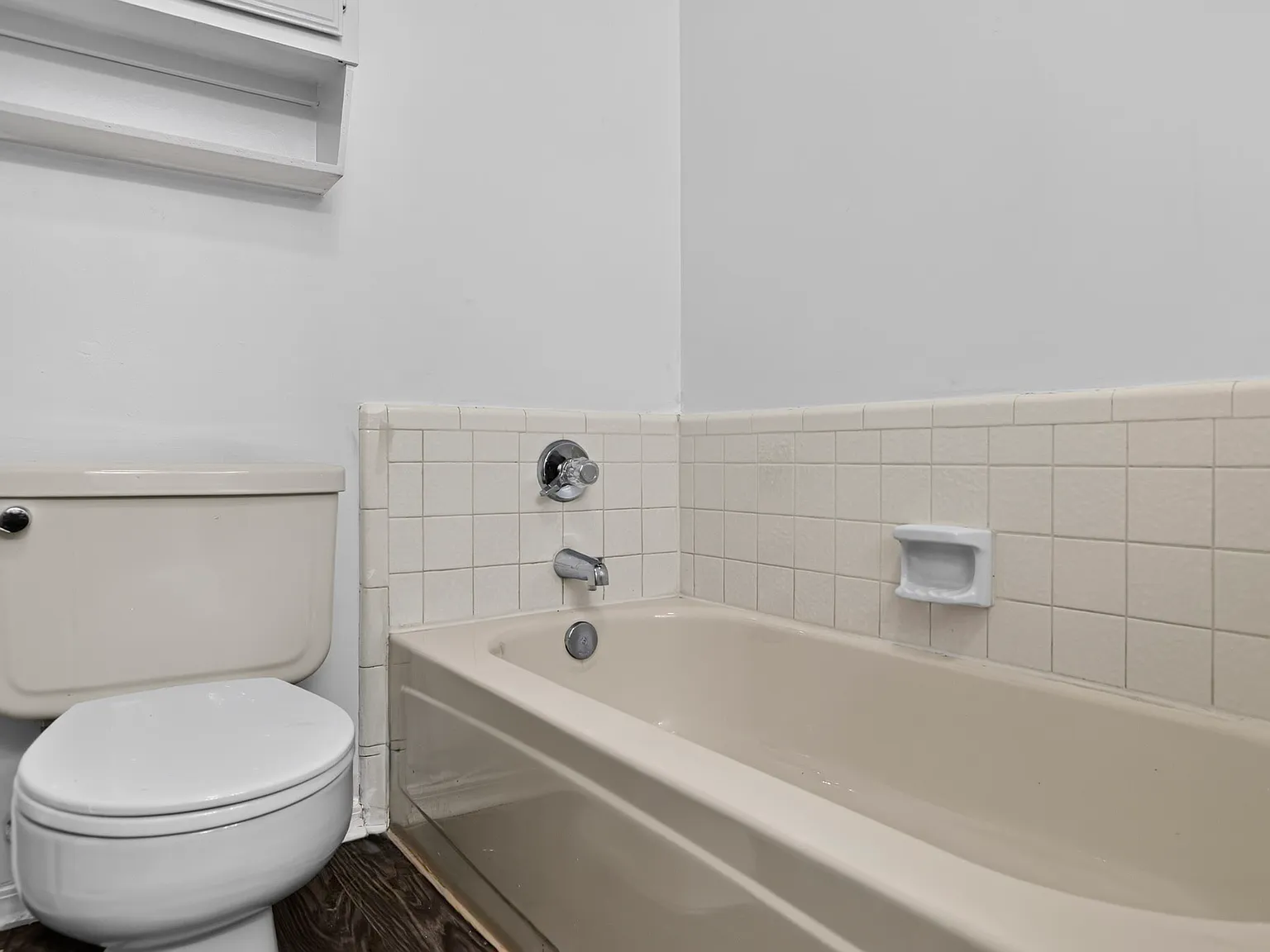 4 bed, 2085 sqft, $3,225 — Photo 2