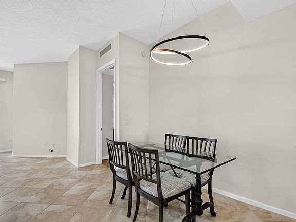 5th image of 403 S Sapodilla Avenue #706