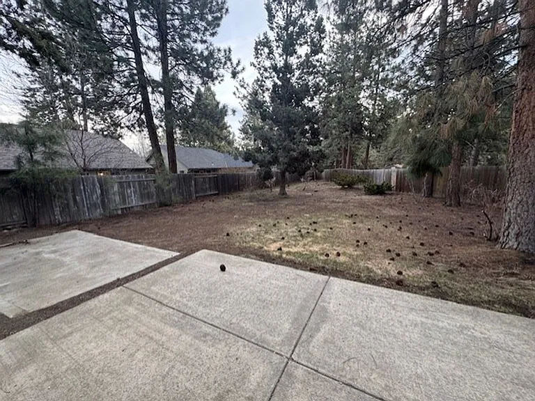 61234 SW Larkwood Dr — Photo 16