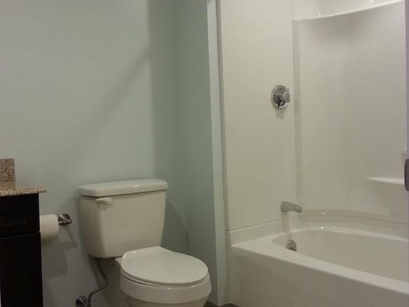 5th image of 28 Bremen St