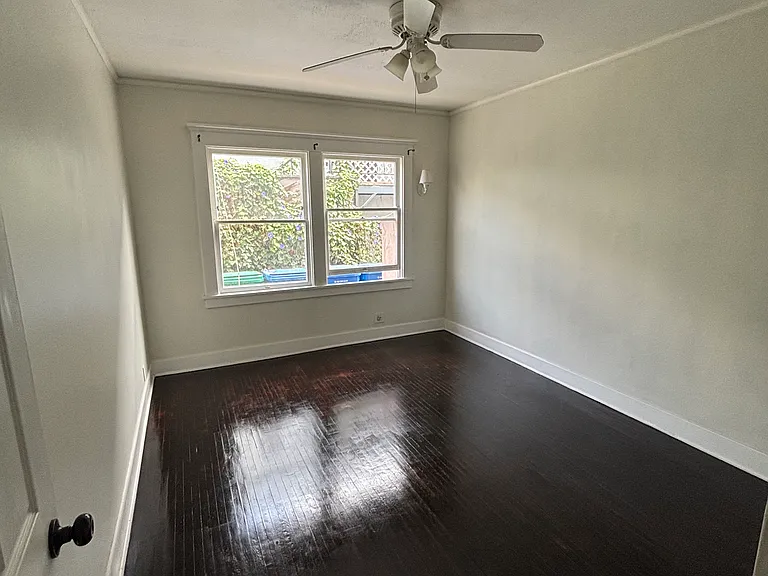 1035 E 2nd St #1035 — Photo 8
