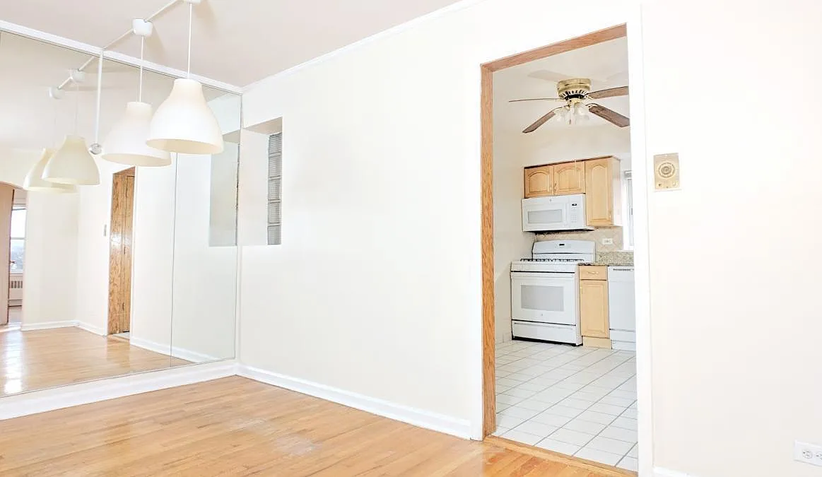 1518 N Harlem Ave — Photo 2
