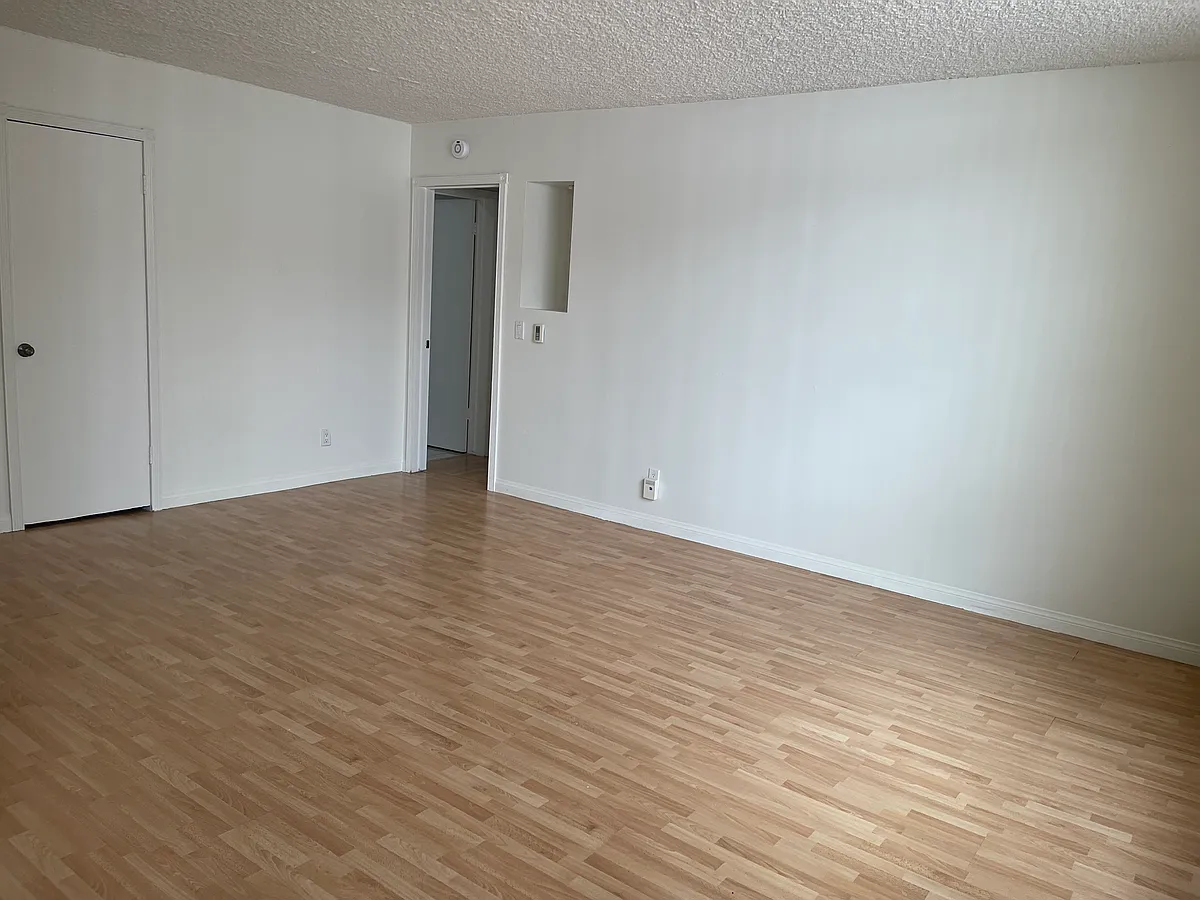 Building Photo - 630 E Orange Grove Ave #A