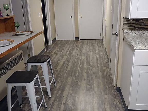 5th image of 296 York Rd #296