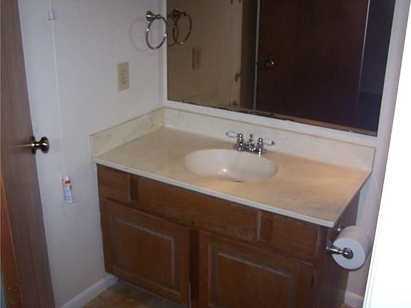5th image of 2725 Santa Fe St APT D