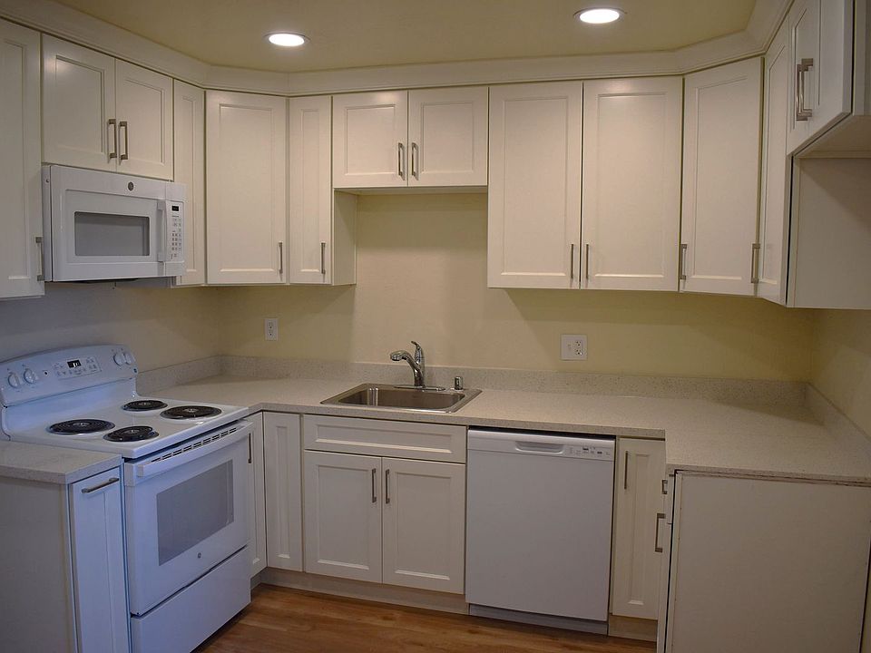 2nd image of 577 Grandview Ct #12