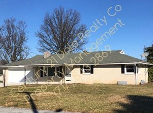 881 Moonlight Dr, York, PA 17402