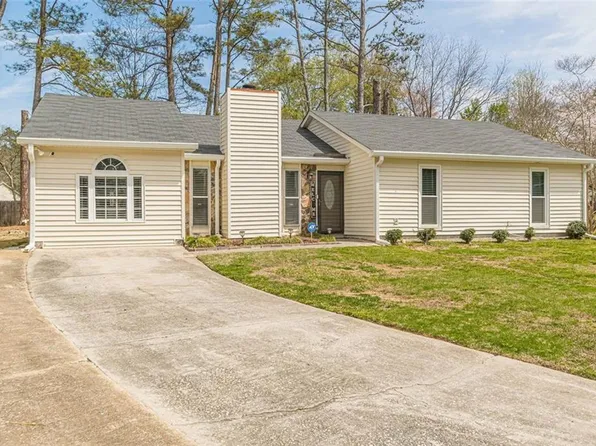 5737 Northfield Ct, Ellenwood, GA 30294