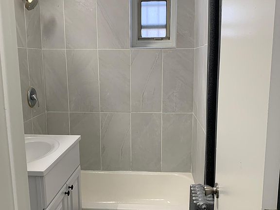 5th image of 78 Elmwood Ave APT U