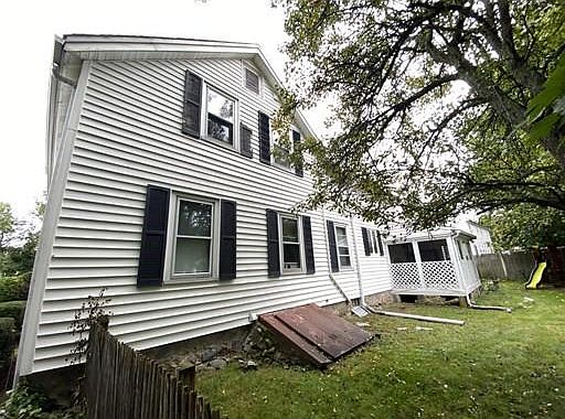 5th image of 279 Dean St