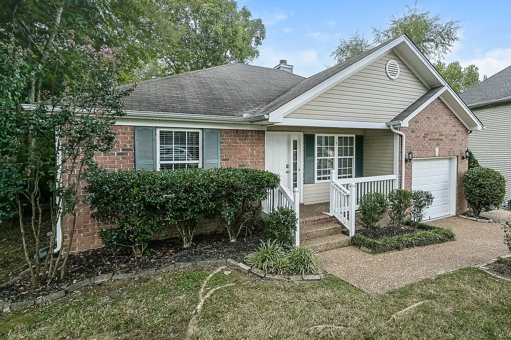 3 bed, 2.0 bath, 1224 sqft, $1,880 — Photo 3