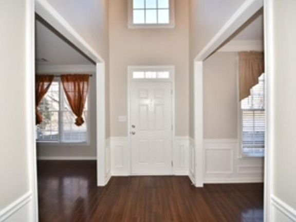 2nd image of 540 Edgehill Pl