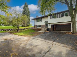 10713 Zinran Cir S, Minneapolis, MN 55438