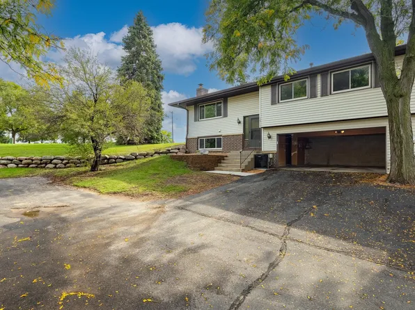 10713 Zinran Cir S, Minneapolis, MN 55438