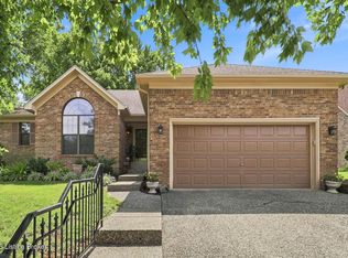 3026 Bradford Grove Ln, Louisville, KY 40220