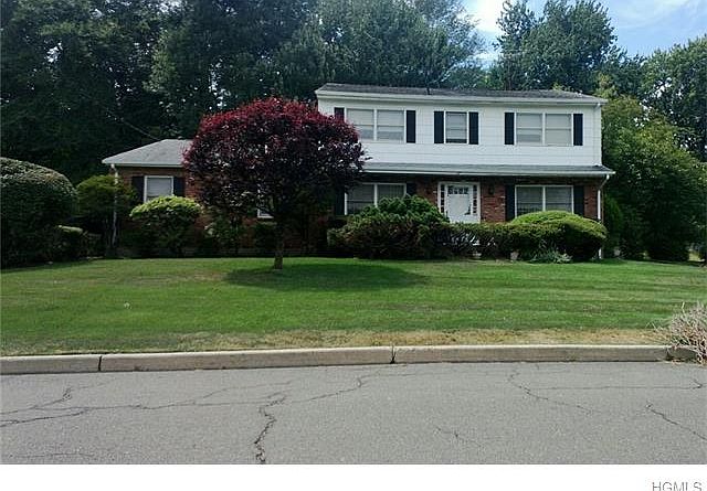 1st image of 17 Yale Dr