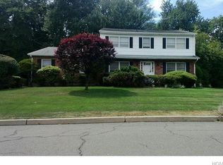 17 Yale Dr, New City, NY 10956