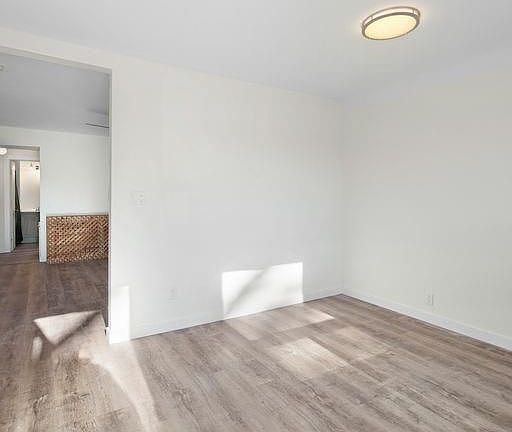 3rd image of 266 Seymour St