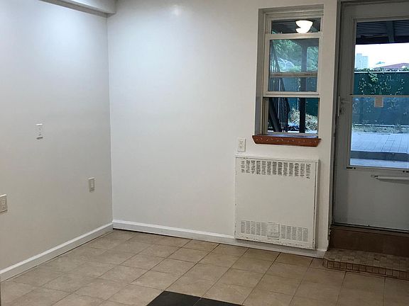 5th image of 3702 Maple Ave #1FL