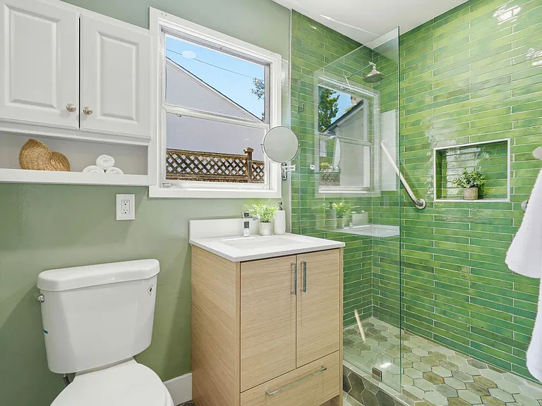 570 Kenwood Dr — Photo 7