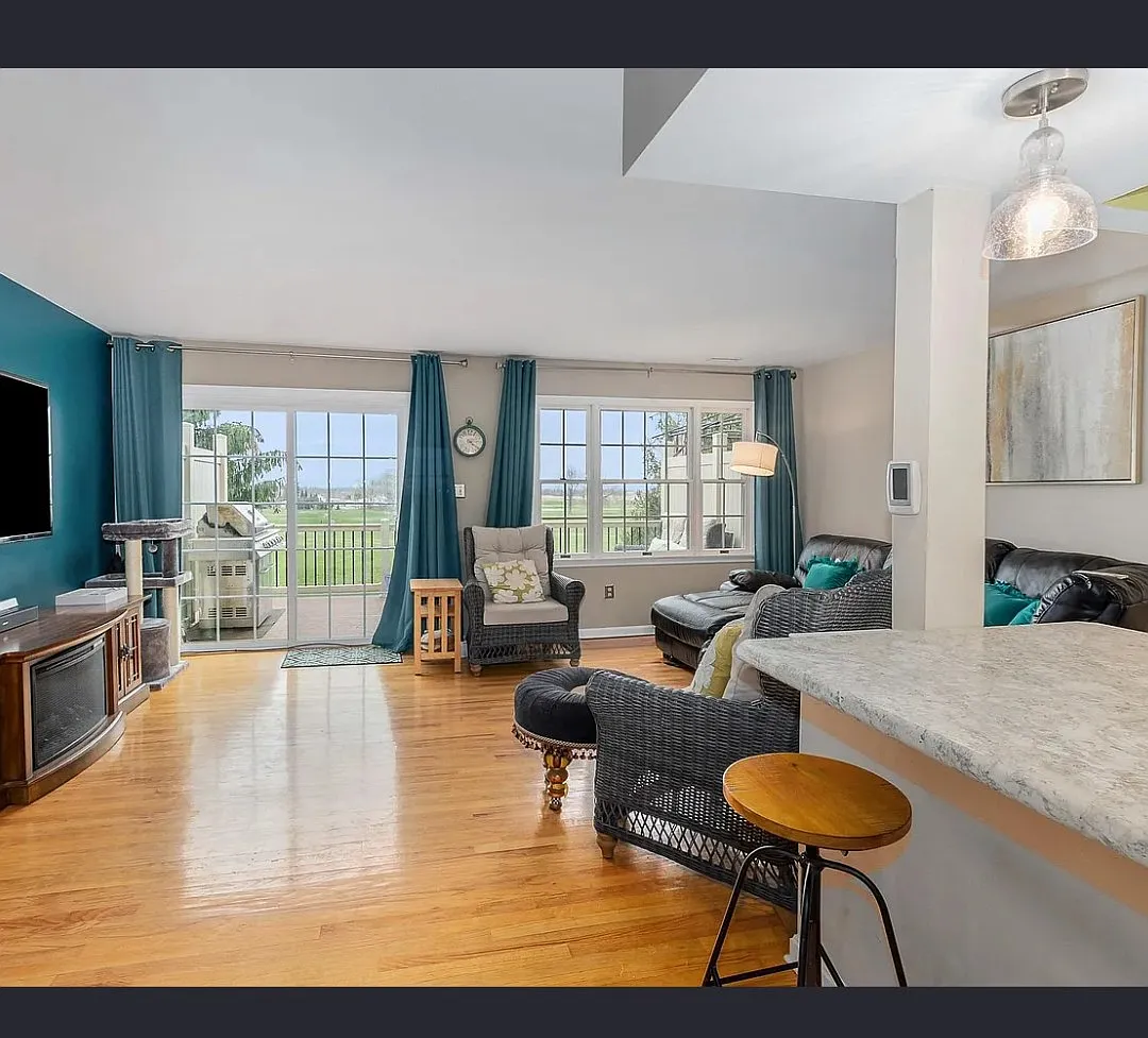 3 bed, 2000 sqft, $2,395 — Photo 4