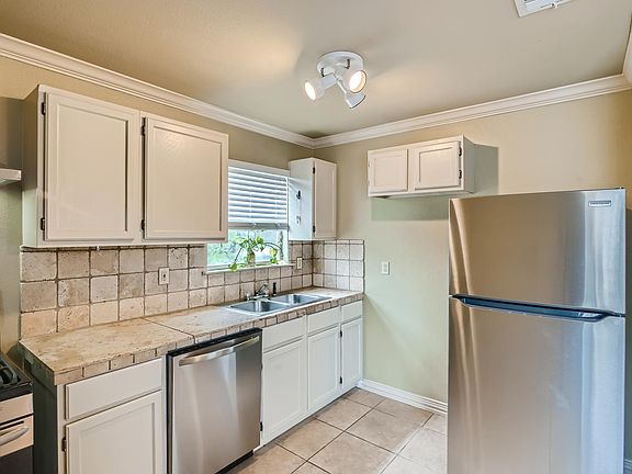 Brand new stainless steel appliances as of August 2022